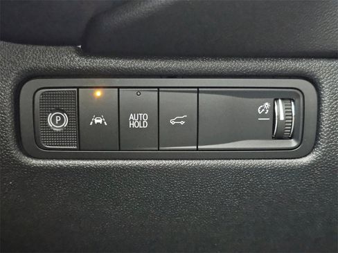 New 2026 Chevrolet Equinox EV LT image 32