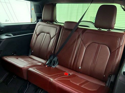 Used 2023 Ford Expedition Limited image 22