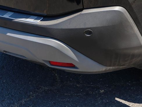 Used 2023 Nissan Rogue SV FWD image 14