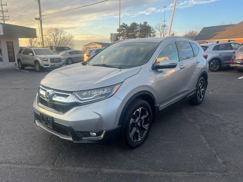 Used 2018 Honda CR-V Touring image 3