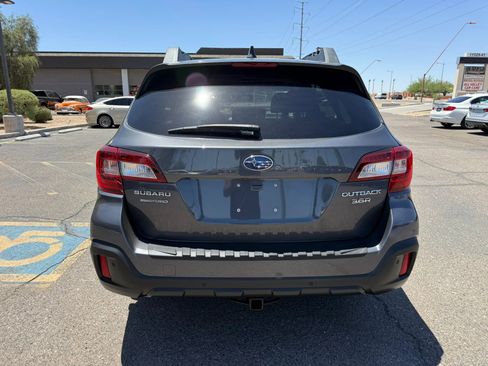 Used 2018 Subaru Outback 3.6R Limited AWD/4WD image 9