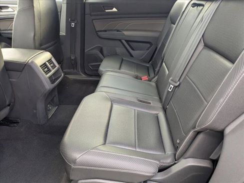 Used 2021 Volkswagen Atlas Cross Sport SE image 17
