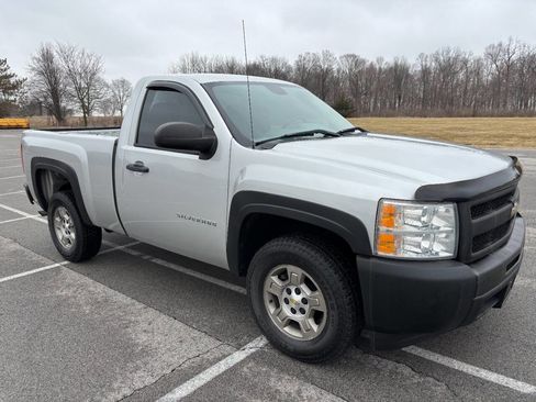 Used 2010 Chevrolet Silverado 1500 W/T image 3