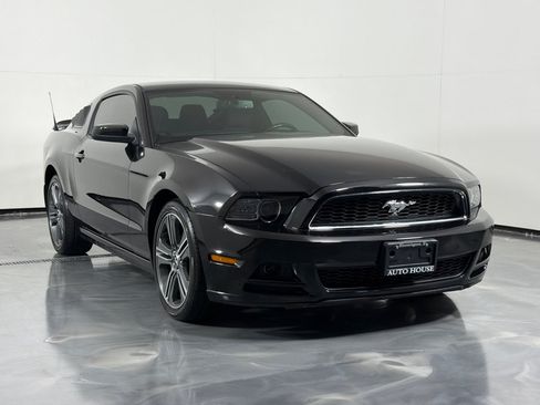 Used 2014 Ford Mustang Coupe w/ V6 Performance Package RWD image 3