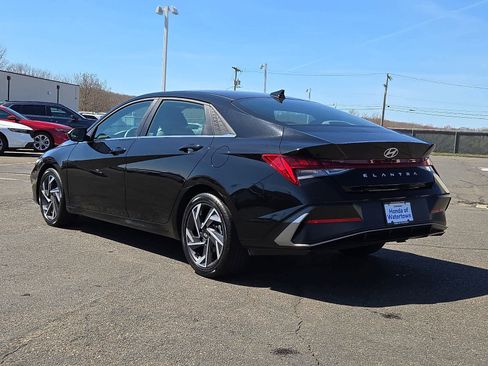 Used 2025 Hyundai Elantra SEL FWD image 7