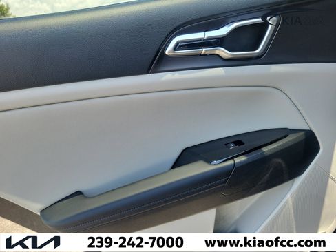 Certified 2025 Kia Sportage EX FWD image 12