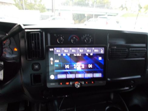 Used 2007 GMC Savana 2500 w/ Power and Light Package image 12