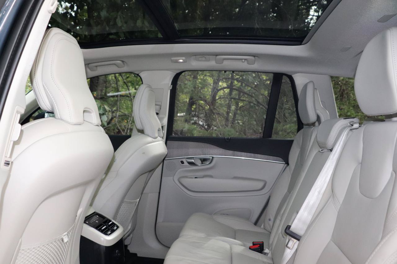 Used 2024 Volvo XC90 T8 Ultimate w/ Protection Package Premier AWD/4WD image 34