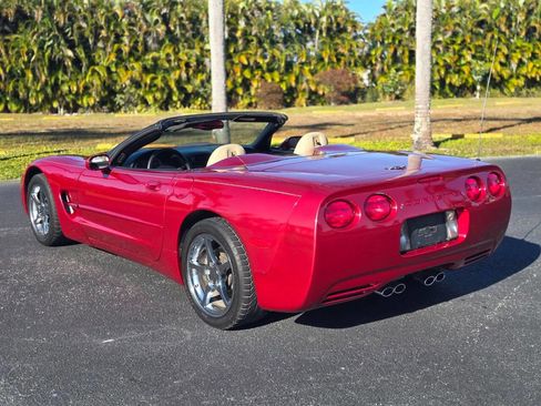 Used 2004 Chevrolet Corvette Convertible w/ Preferred Equipment Group image 7