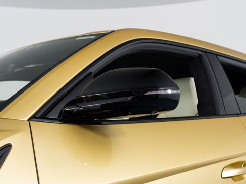 Used 2023 Lamborghini Urus S AWD/4WD image 31