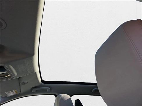 New 2025 Land Rover Discovery Sport S image 29