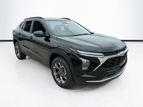 New 2026 Chevrolet Trax LT w/ Driver Confidence Package image 3