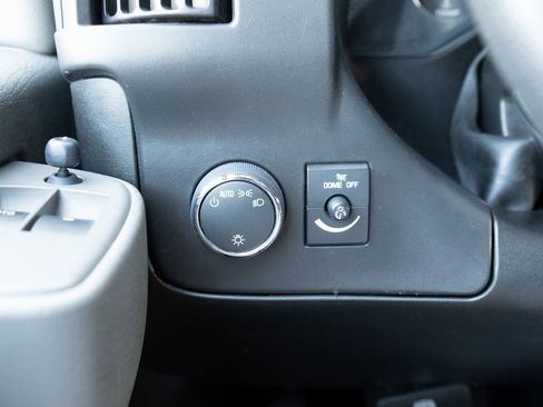 Used 2023 GMC Savana 2500 w/ Driver Convenience Package image 4