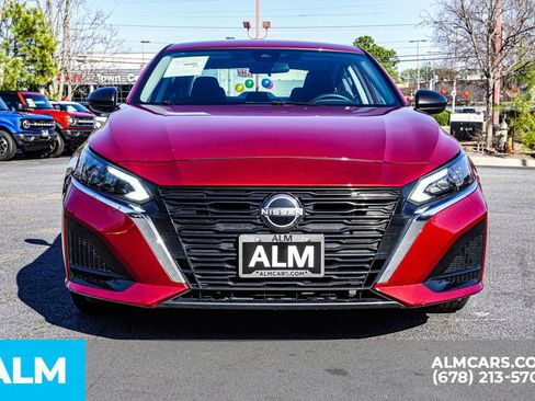Used 2025 Nissan Altima 2.5 SV FWD image 10