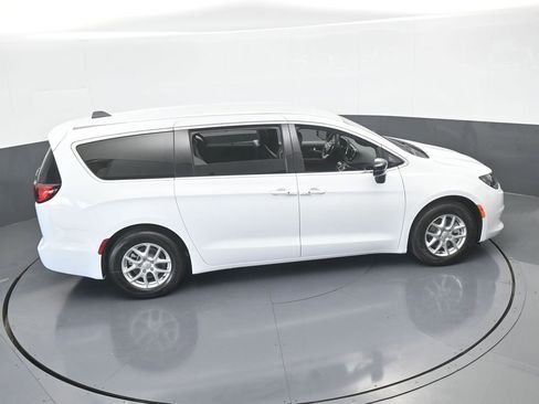 New 2026 Chrysler Voyager LX image 46