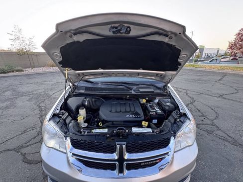Used 2012 Dodge Grand Caravan SXT FWD image 15