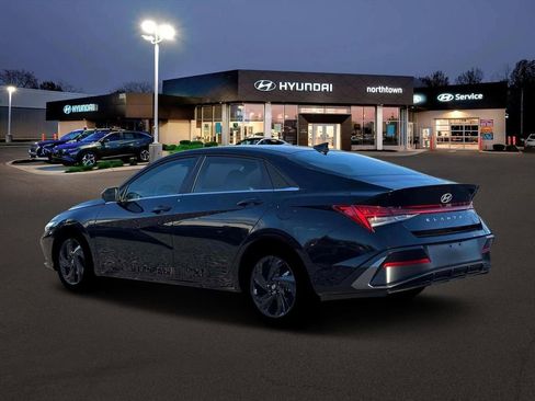 New 2026 Hyundai Elantra SEL Sport image 4