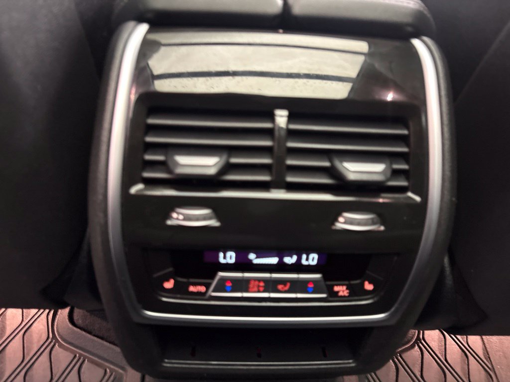 Used 2025 BMW X7 xDrive40i w/ Climate Comfort Package AWD/4WD image 31