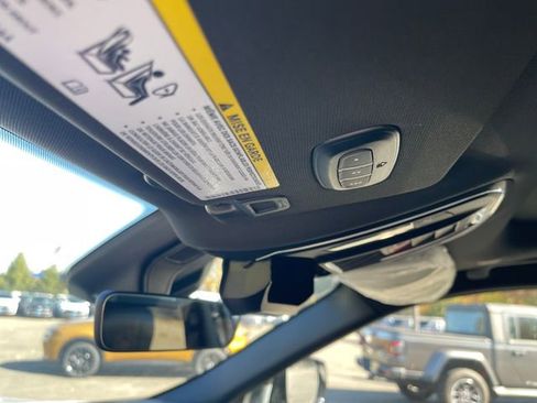 New 2025 Jeep Grand Cherokee Limited image 30