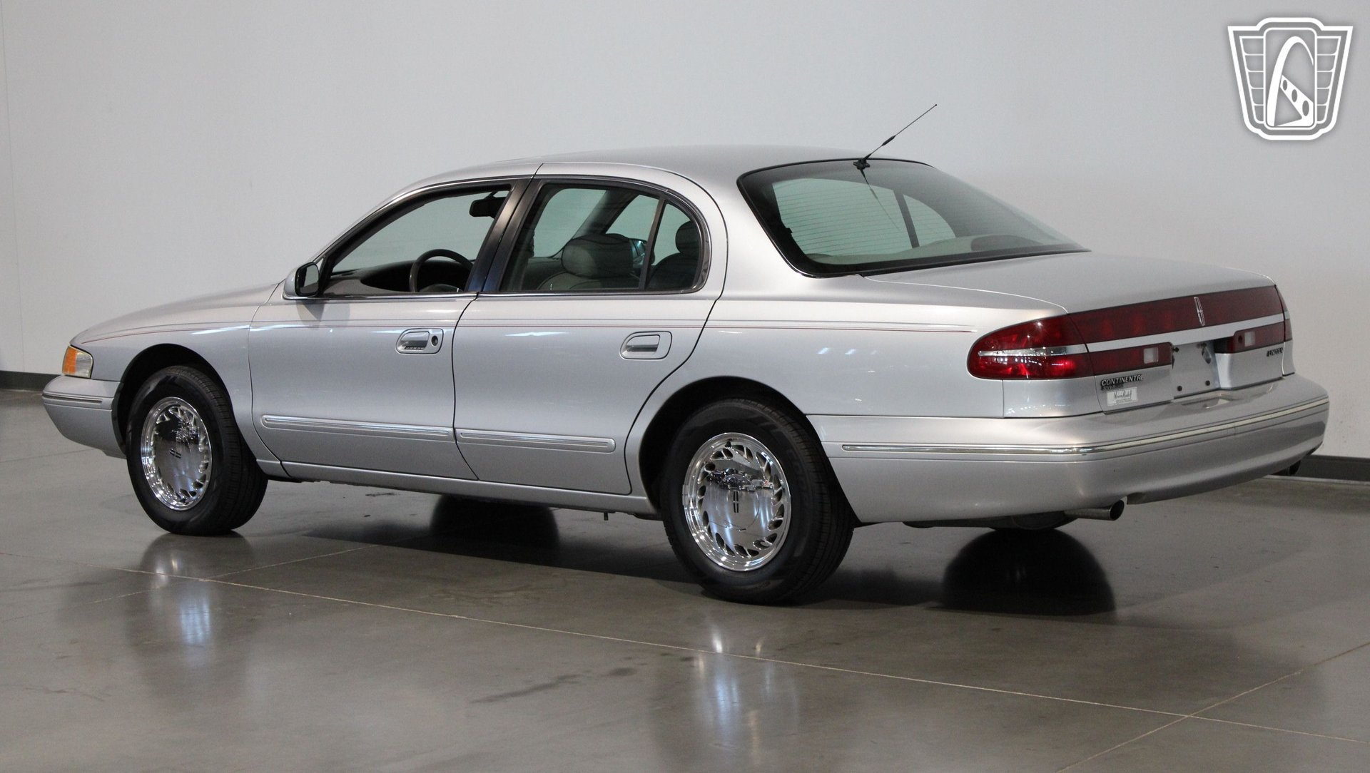Used 1996 Lincoln Continental FWD image 18