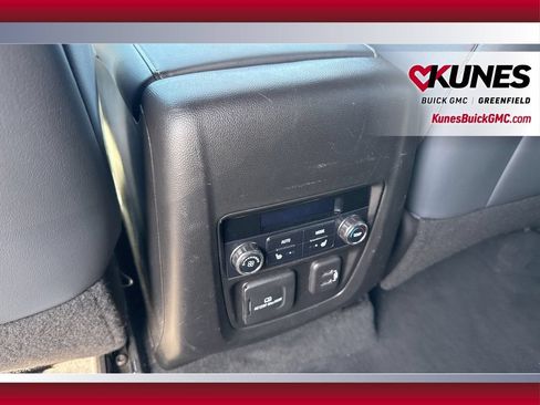 Used 2022 Buick Enclave Premium AWD/4WD image 34