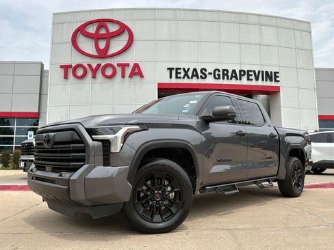 Used 2023 Toyota Tundra SR5 AWD/4WD image 2