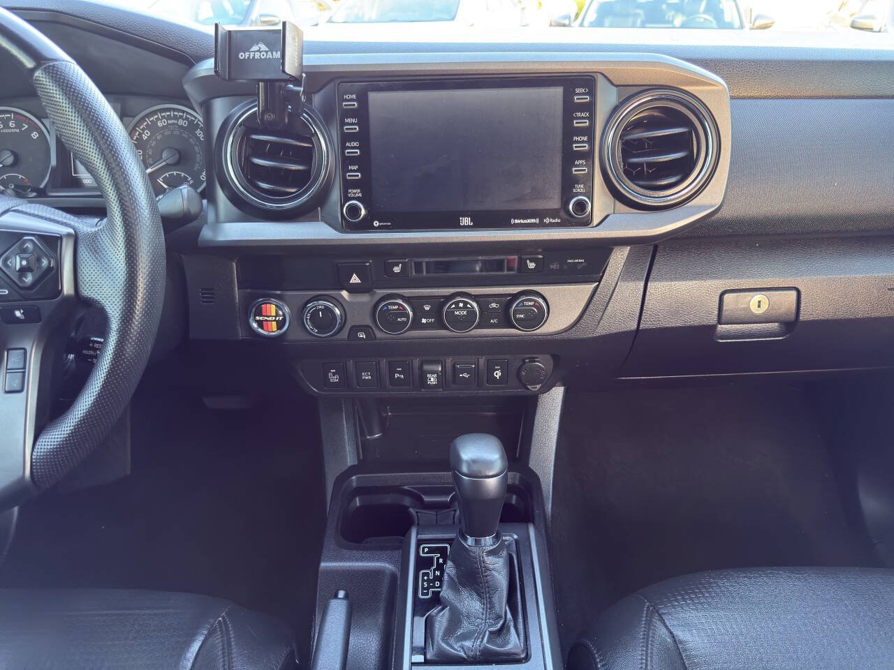 Used 2021 Toyota Tacoma TRD Off-Road w/ TRD Premium Off Road Package AWD/4WD image 17
