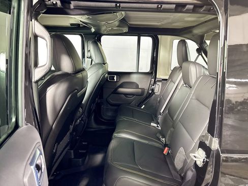 New 2026 Jeep Wrangler Unlimited Sahara AWD/4WD image 20