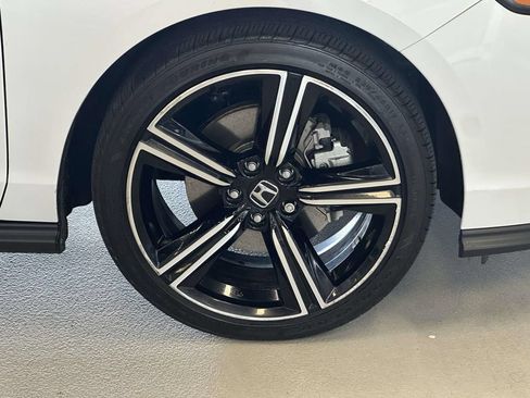 Used 2025 Honda Accord Sport image 8