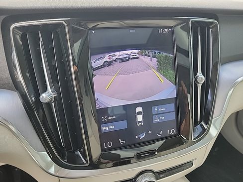 Used 2020 Volvo S60 T5 Momentum image 23