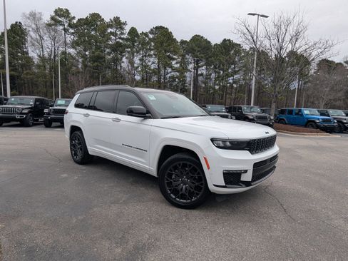 Certified 2023 Jeep Grand Cherokee L Summit w/ Advanced Protech Group IV image 3