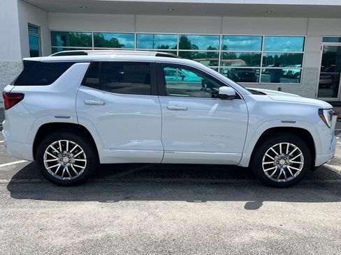 New 2027 GMC Terrain Denali w/ LPO, Floor Liner Package AWD/4WD image 3
