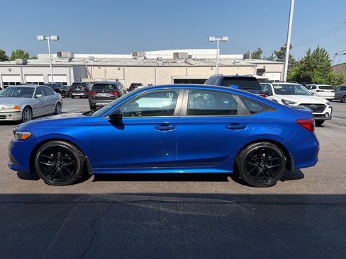 Used 2022 Honda Civic Sport image 2