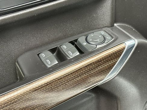 Used 2020 Chevrolet Silverado 1500 LT w/ Remote Start Package AWD/4WD image 12