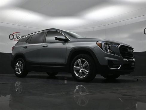 Used 2024 GMC Terrain SLE w/ Driver Convenience Package image 27