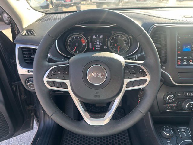 Used 2022 Jeep Cherokee Latitude AWD/4WD image 27