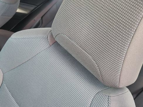 Used 2019 Toyota RAV4 LE FWD image 23