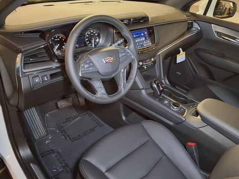 New 2026 Cadillac XT5 Luxury image 15