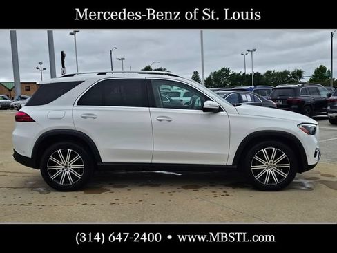Used 2025 Mercedes-Benz GLE 450e 4MATIC image 2