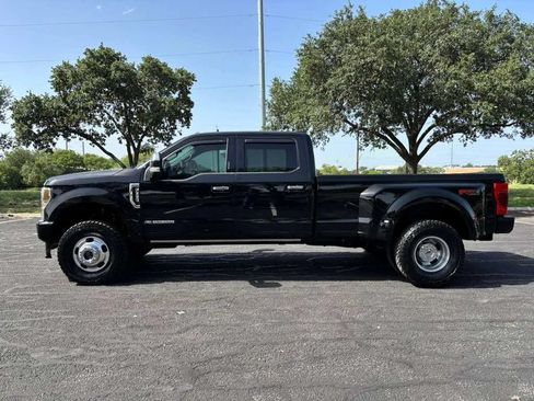 Used 2021 Ford F350 Platinum AWD/4WD image 4