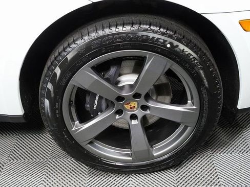 New 2026 Porsche Macan image 40