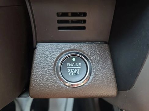 Used 2019 Ford F150 King Ranch w/ Equipment Group 601A Luxury AWD/4WD image 39
