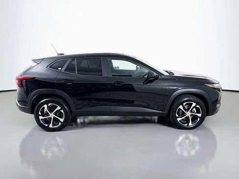 New 2026 Chevrolet Trax RS w/ Sunroof Package FWD image 10