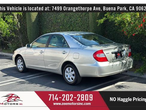Used 2004 Toyota Camry LE image 9