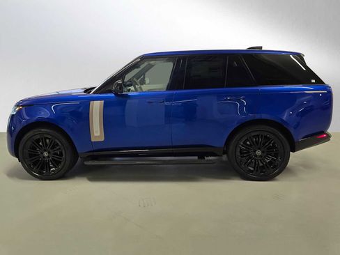 New 2025 Land Rover Range Rover SV image 2