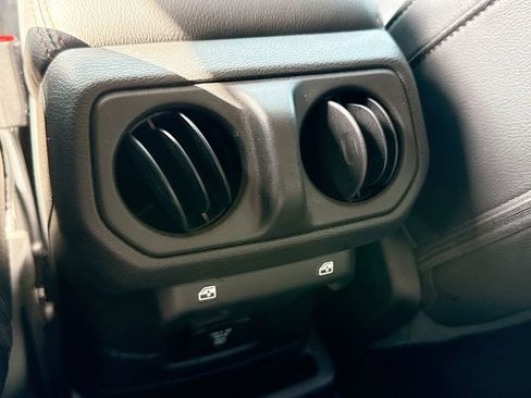 Used 2023 Jeep Wrangler Unlimited Sahara AWD/4WD image 28