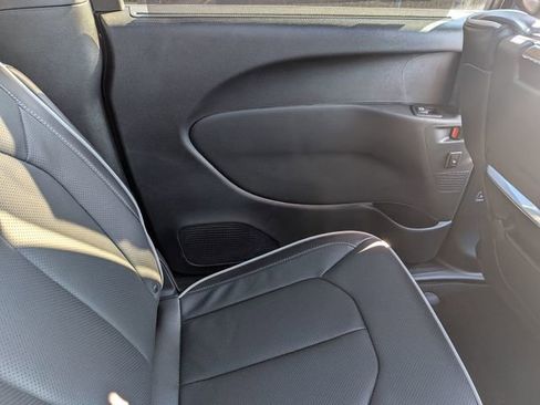 New 2026 Chrysler Pacifica Limited w/ Uconnect Theater Family Group image 22