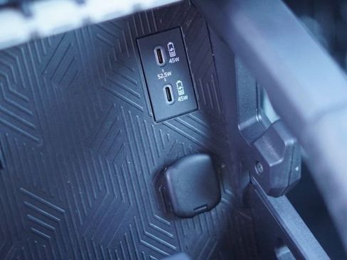 Used 2024 Toyota Tacoma TRD Off-Road image 32