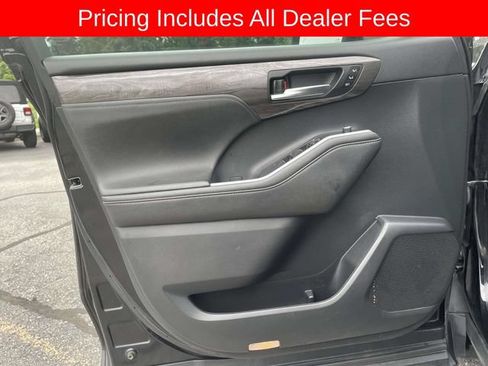 Used 2020 Toyota Highlander Limited AWD/4WD image 20