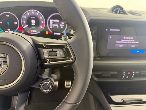 Certified 2025 Porsche Cayenne Turbo image 36